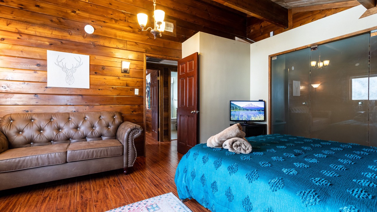 Photo of Bedroom in Running Springs