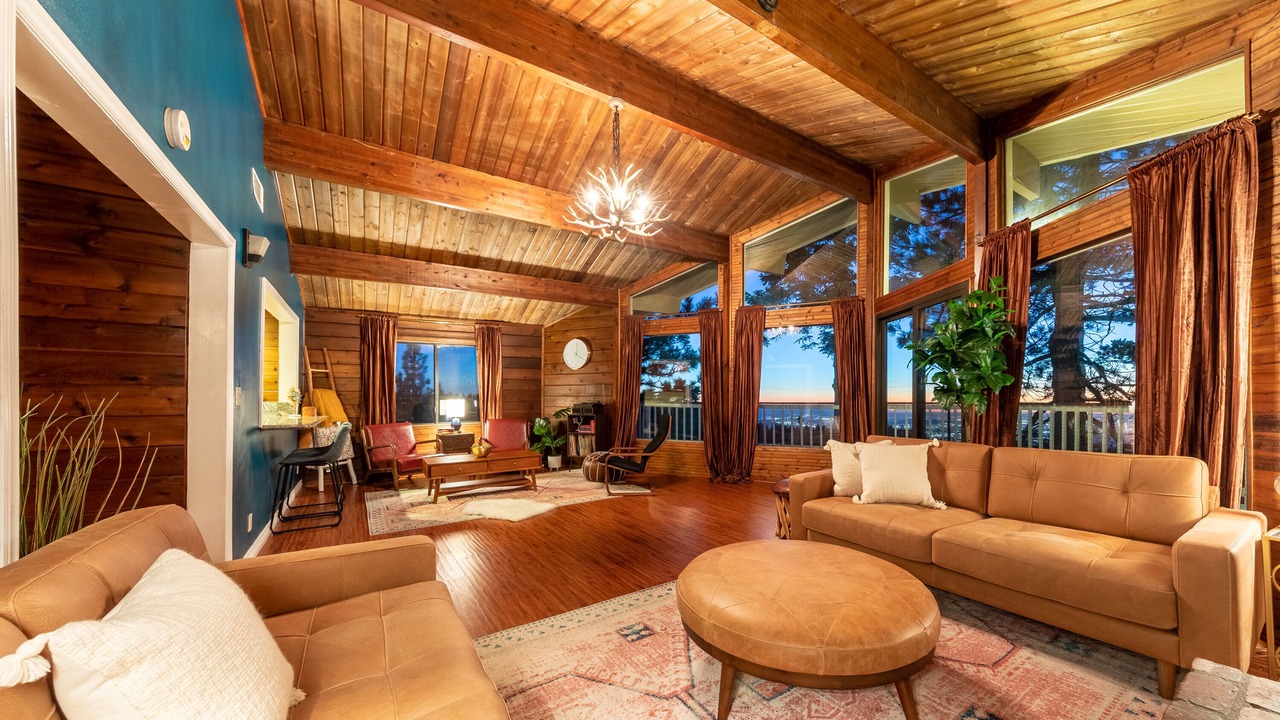 Photo of Livingroom in Running Springs
