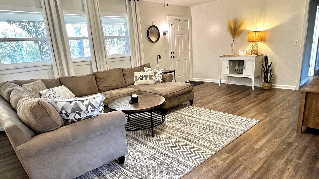 Photo of Livingroom in Starkville