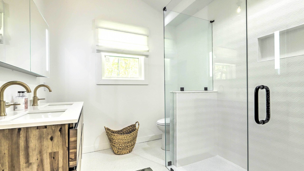 Photo of Bathroom in Marble Dale