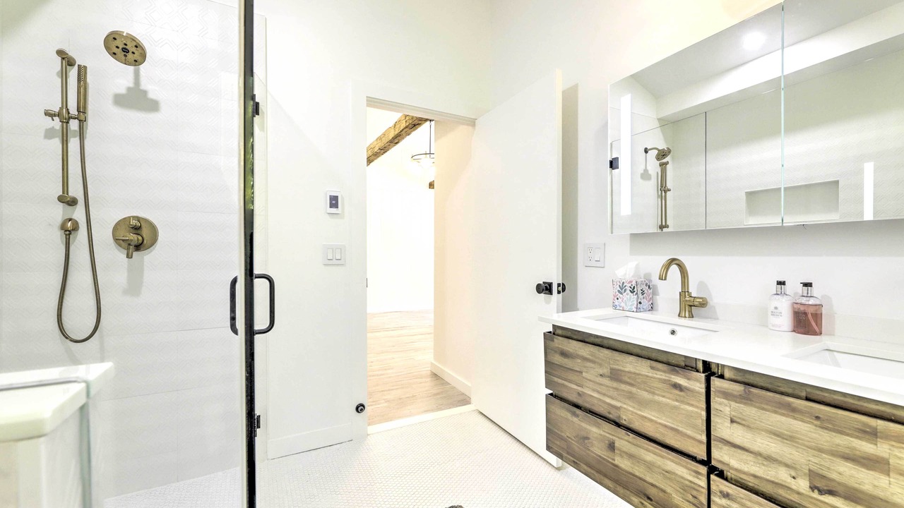 Photo of Bathroom in Marble Dale