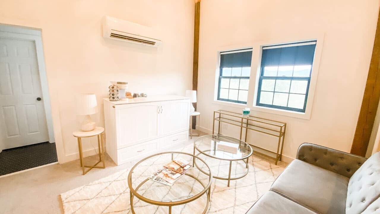 Photo of Livingroom in Mount Airy