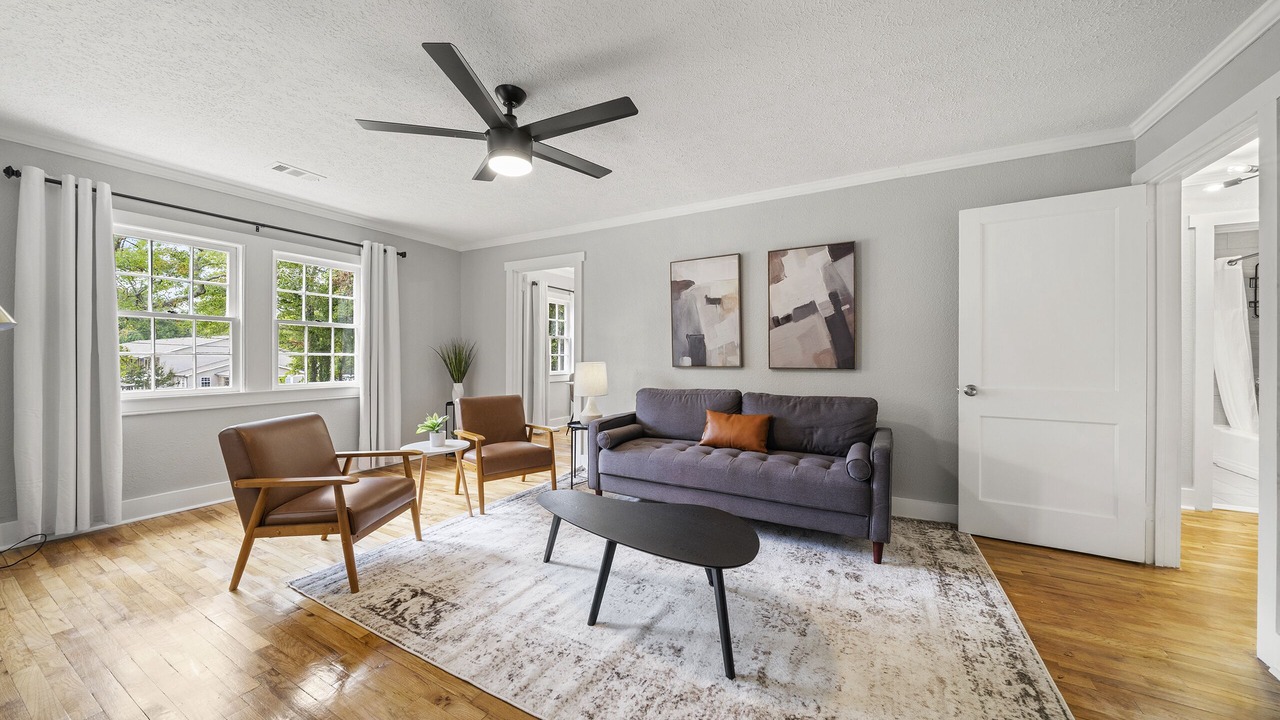 Photo of Livingroom in Warm Springs