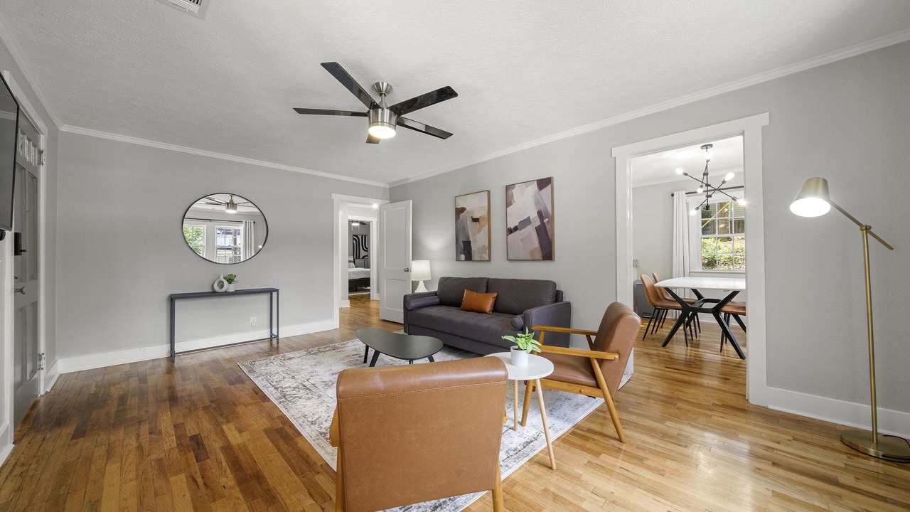 Photo of Livingroom in Warm Springs
