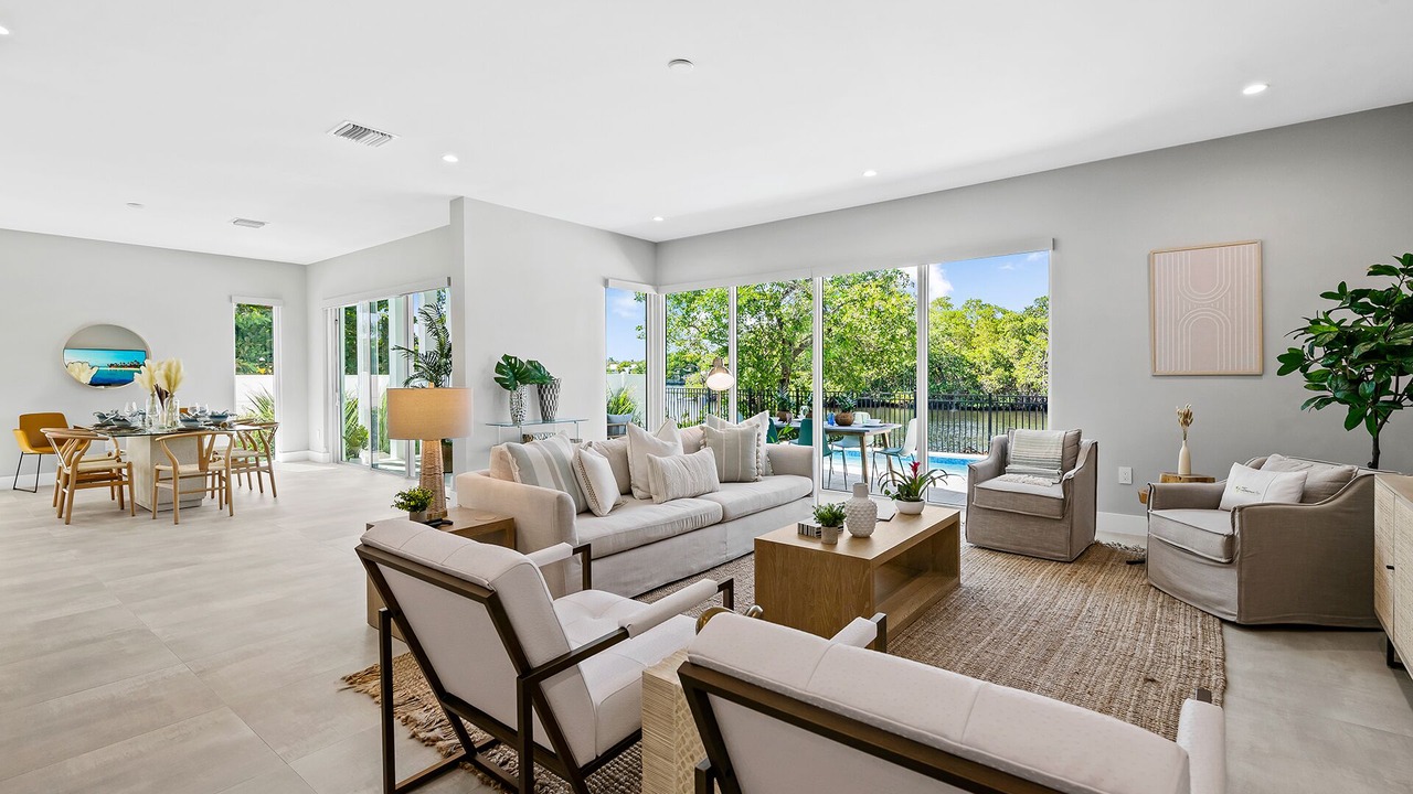 Photo of Livingroom in Middle River Terrace