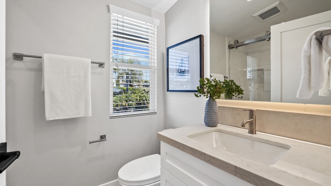 Photo of Bathroom in Corona del Mar