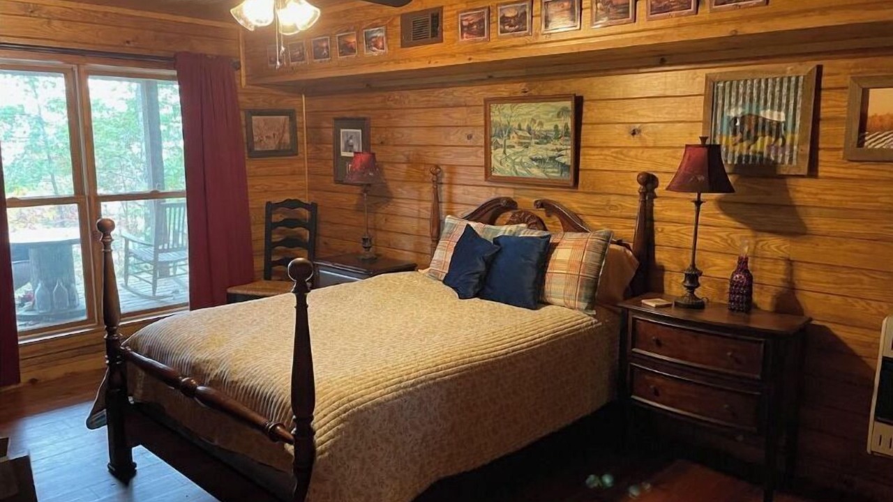 Photo of Bedroom in Coffeeville