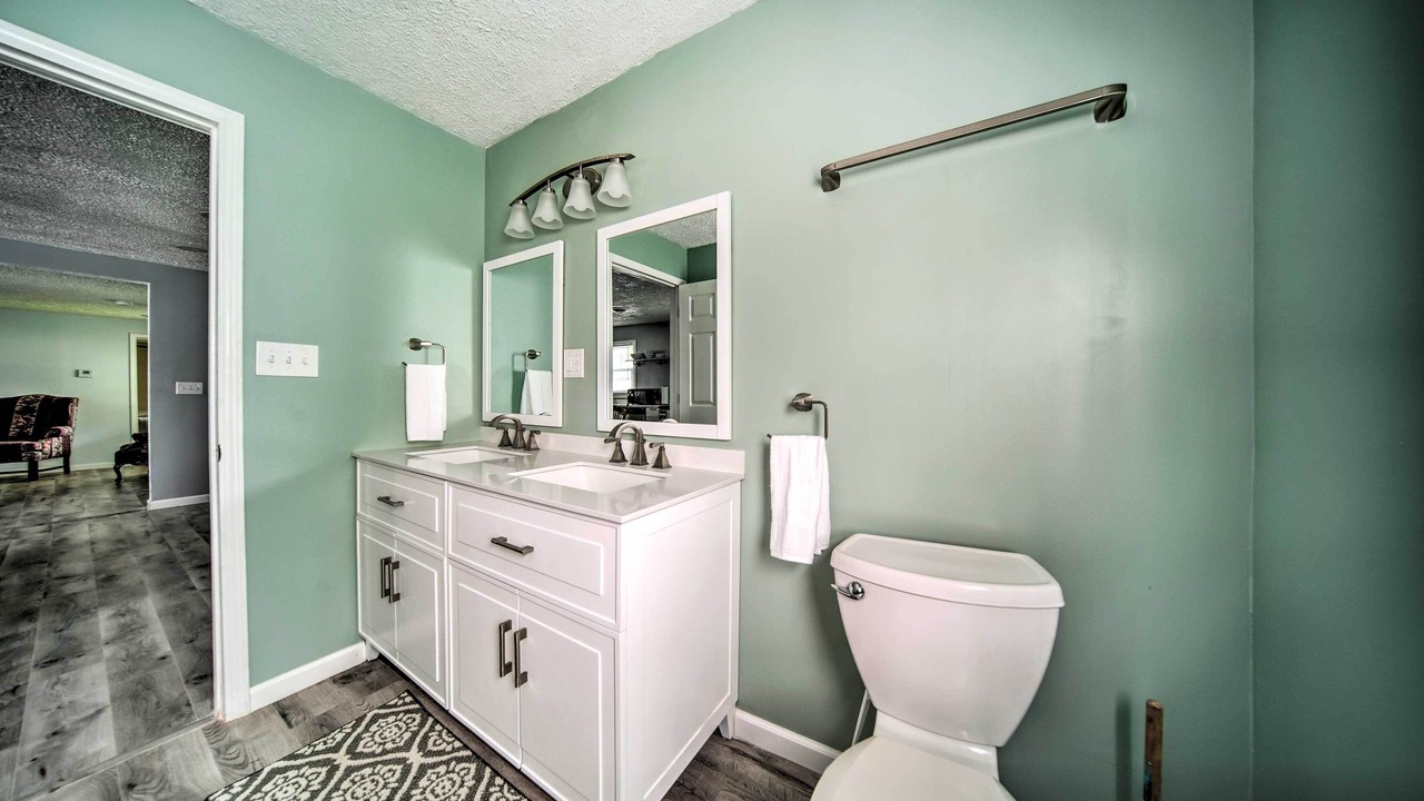 Photo of Bathroom in Geneva-on-the-Lake