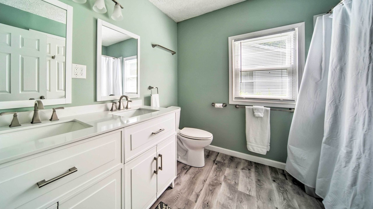 Photo of Bathroom in Geneva-on-the-Lake