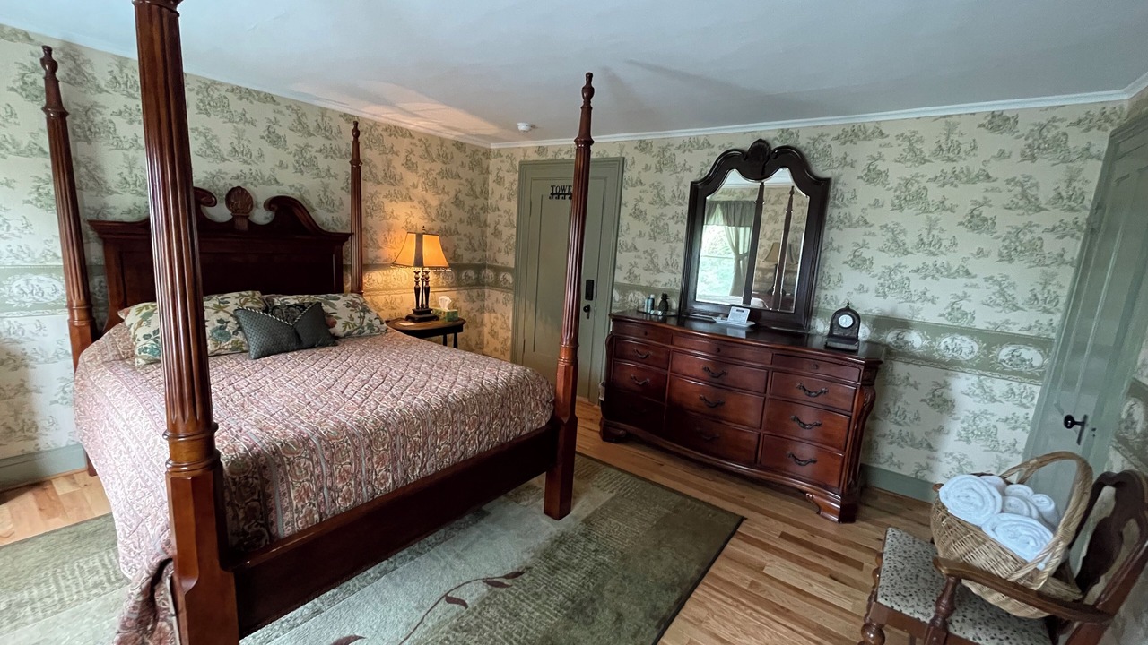 Photo of Bedroom in Avon