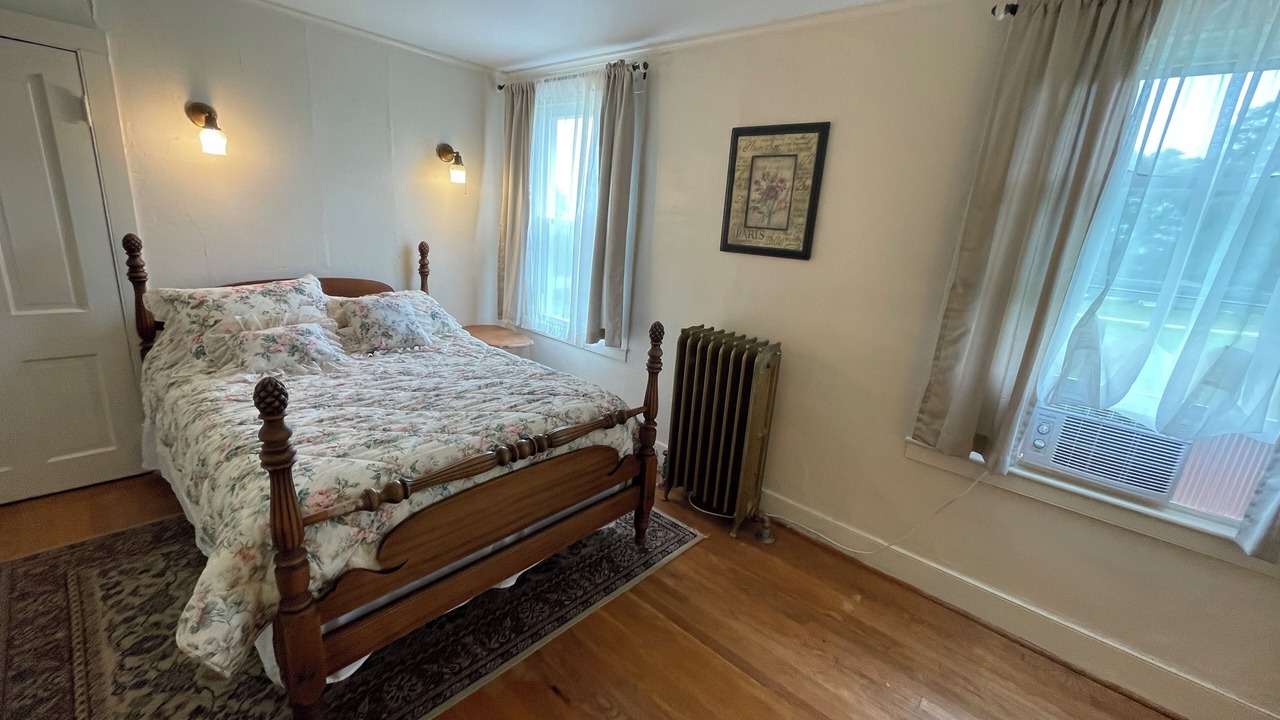 Photo of Bedroom in Avon