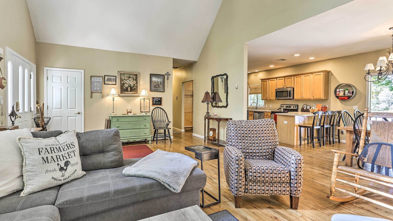 Photo of Livingroom in Pine Bush