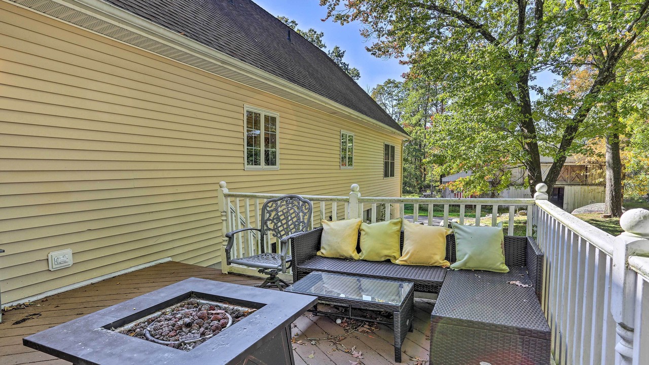 Photo of Patio Balcony in Pine Bush