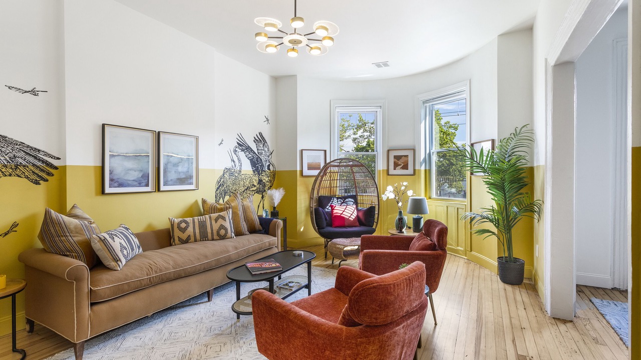 Photo of Livingroom in McGinley Square