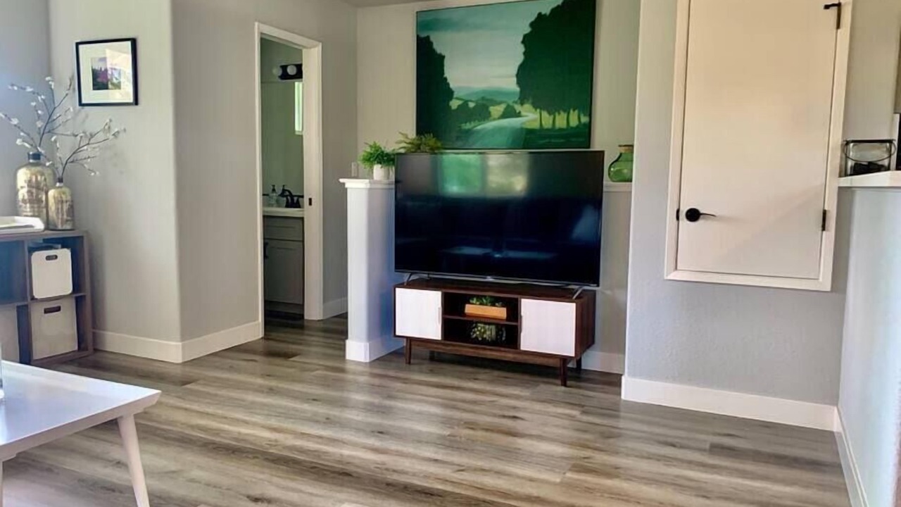 Photo of Livingroom in Apple Hill
