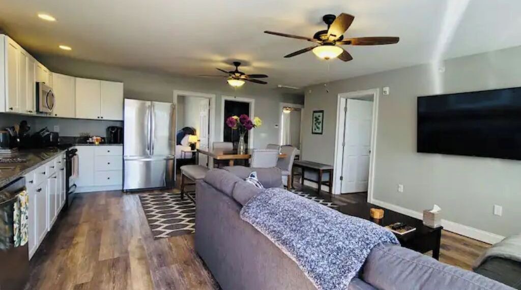 Photo of Livingroom in Newburgh