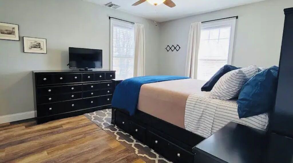 Photo of Bedroom in Newburgh