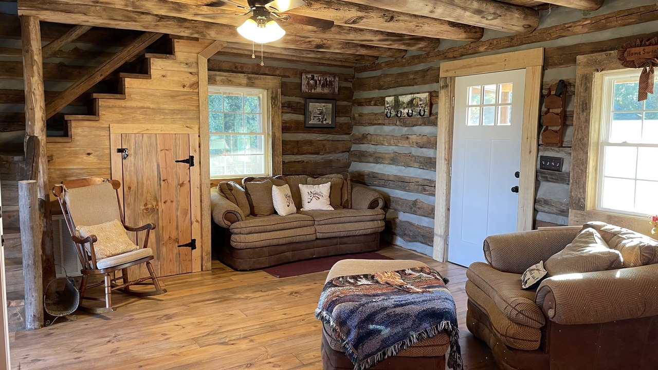 Photo of Livingroom in State Road