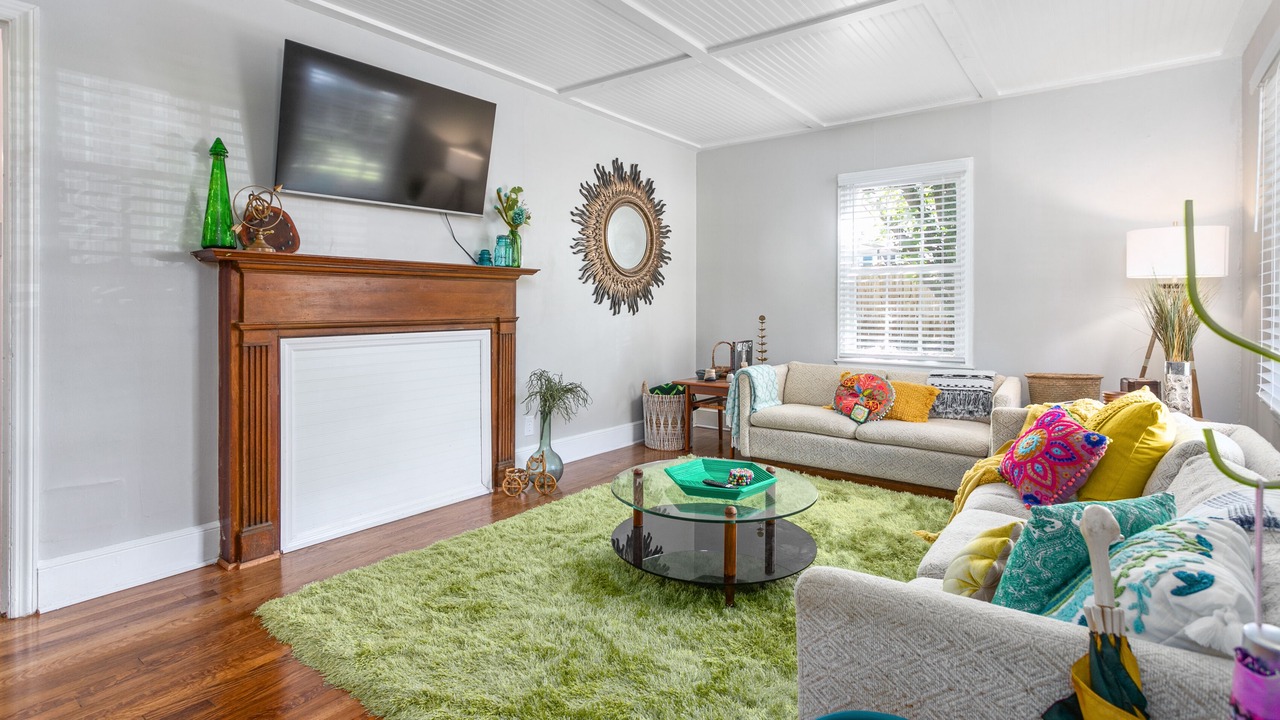 Photo of Livingroom in Old Irving Park
