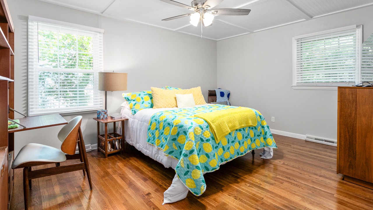 Photo of Bedroom in Old Irving Park