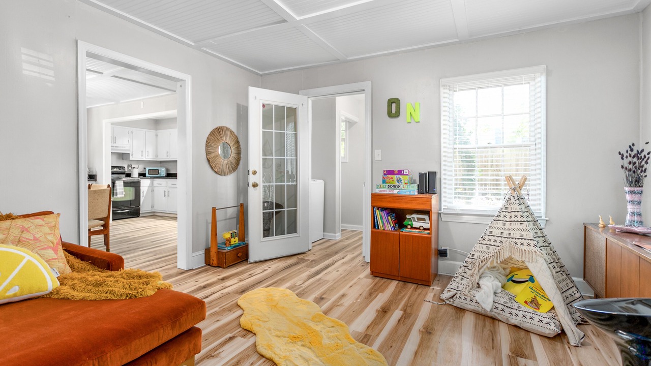 Photo of Livingroom in Old Irving Park
