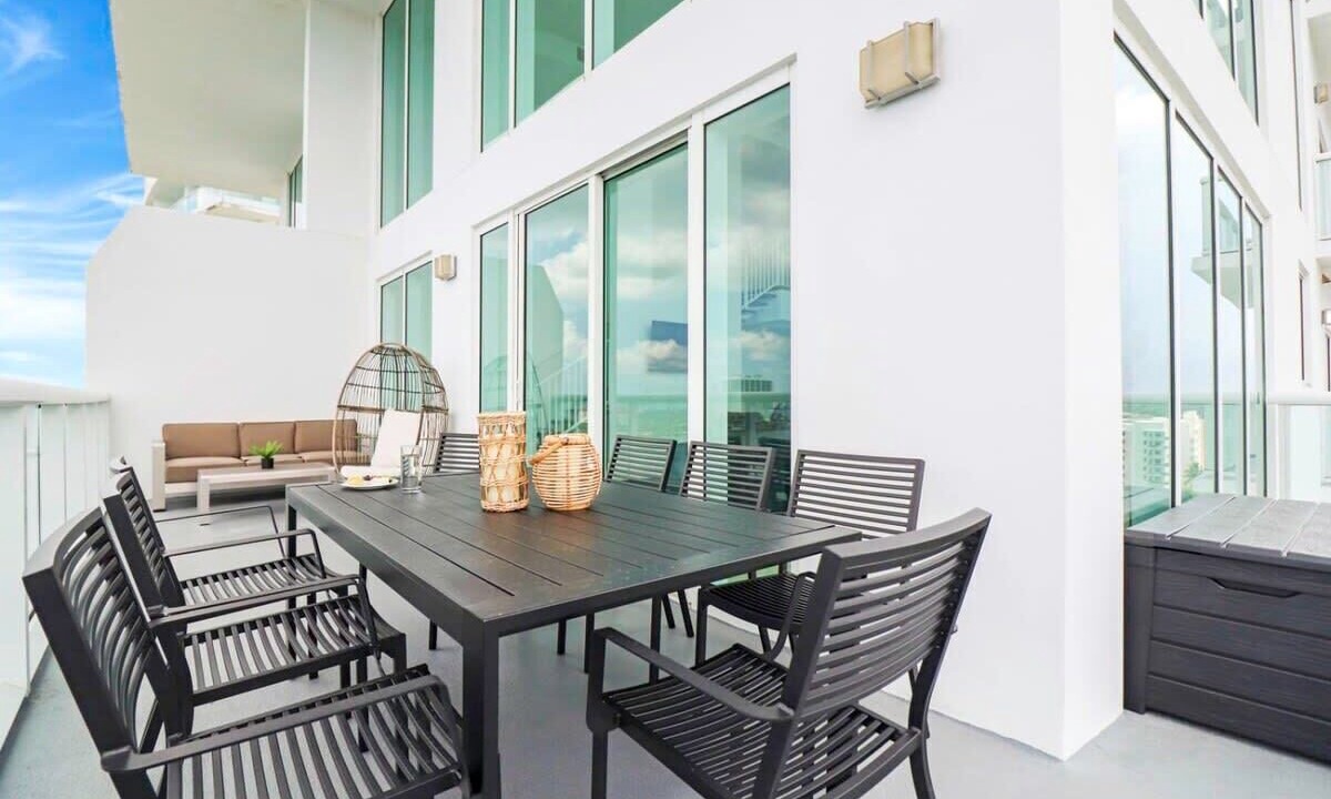 Photo of Patio Balcony in North Bay Village