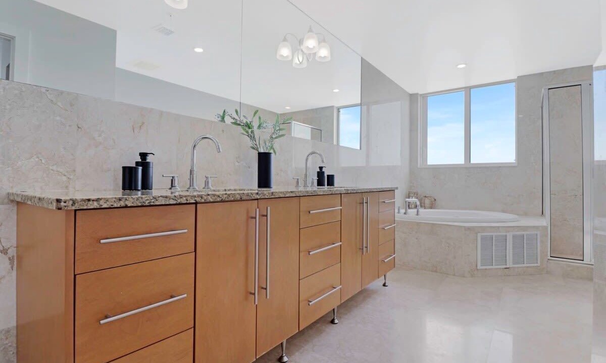 Photo of Bathroom in North Bay Village