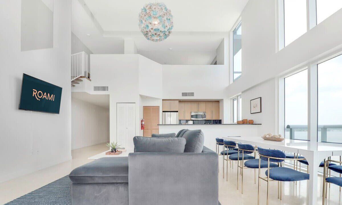 Photo of Livingroom in North Bay Village