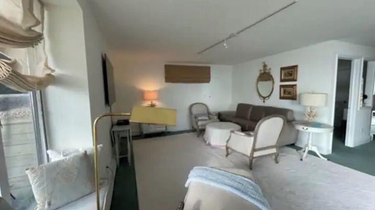 Photo of Livingroom in Eatons Neck