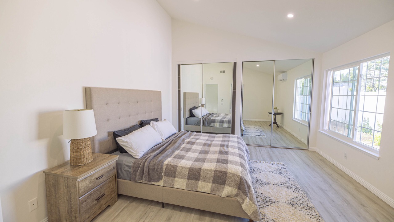 Photo of Bedroom in Lake Forest