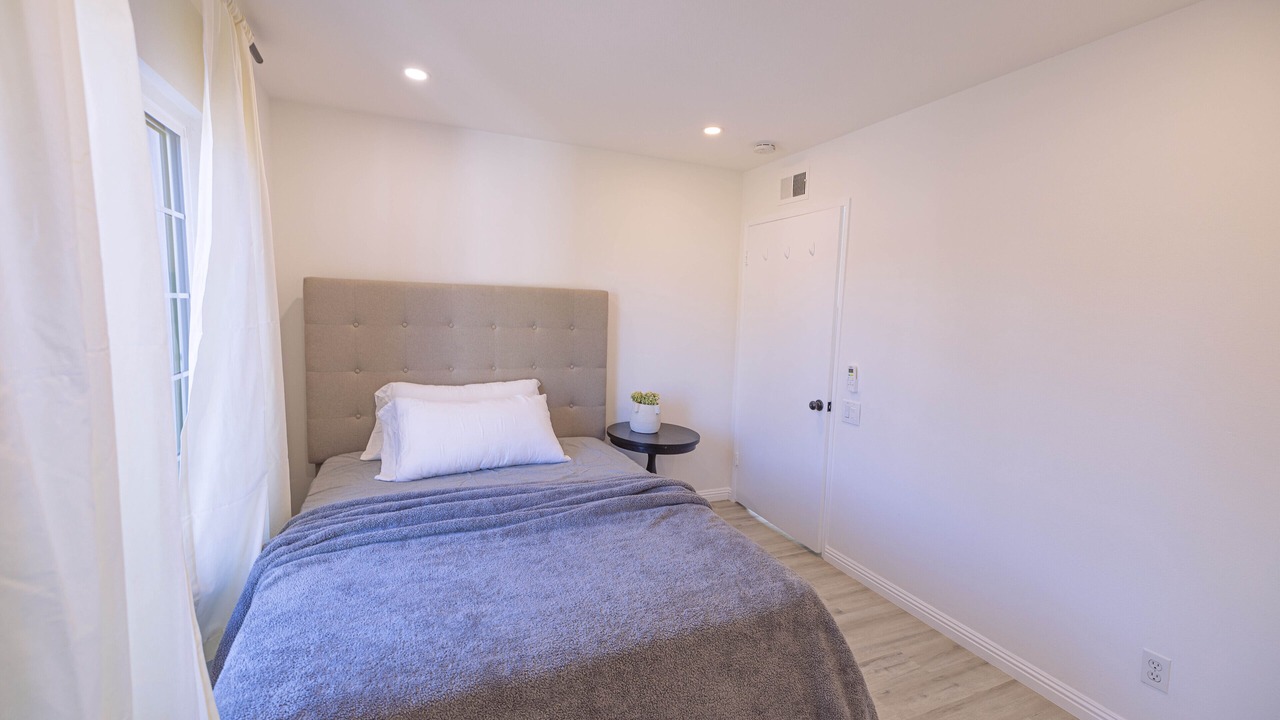Photo of Bedroom in Lake Forest