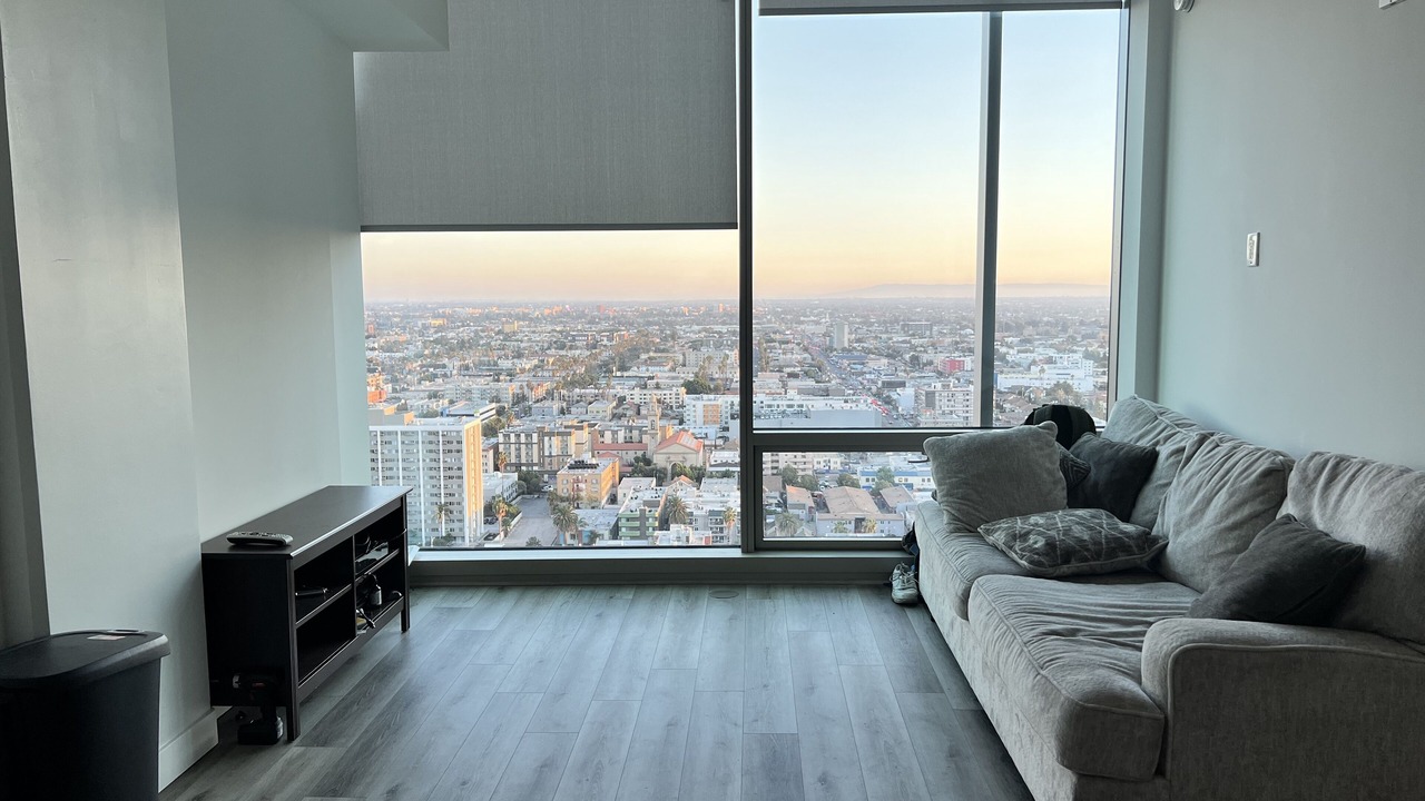Photo of Livingroom in Wilshire Center