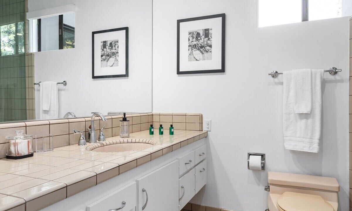 Photo of Bathroom in Trousdale Estates