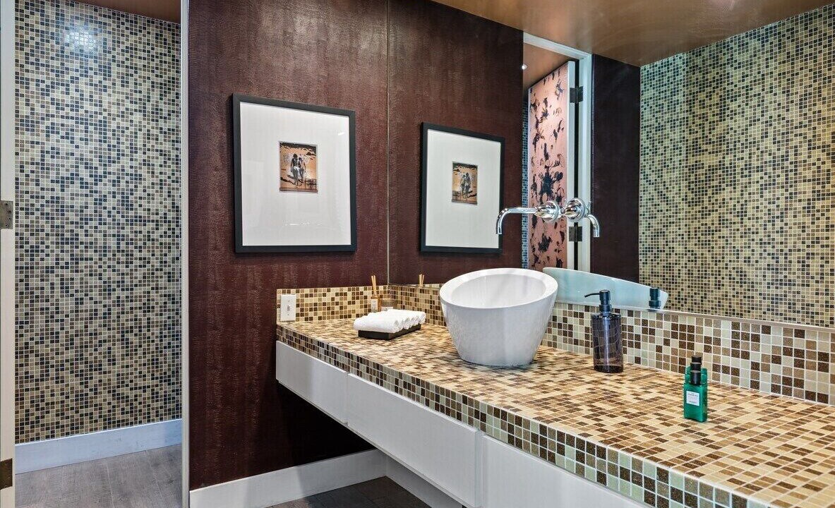 Photo of Bathroom in Trousdale Estates