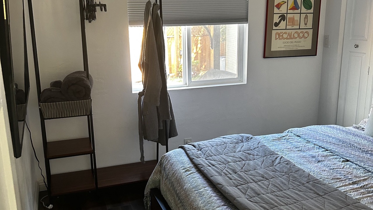 Photo of Bedroom in Lomita