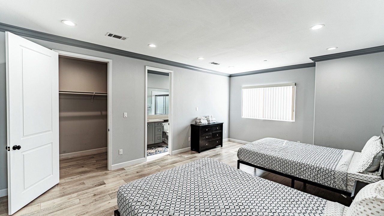 Photo of Bedroom in Midway City