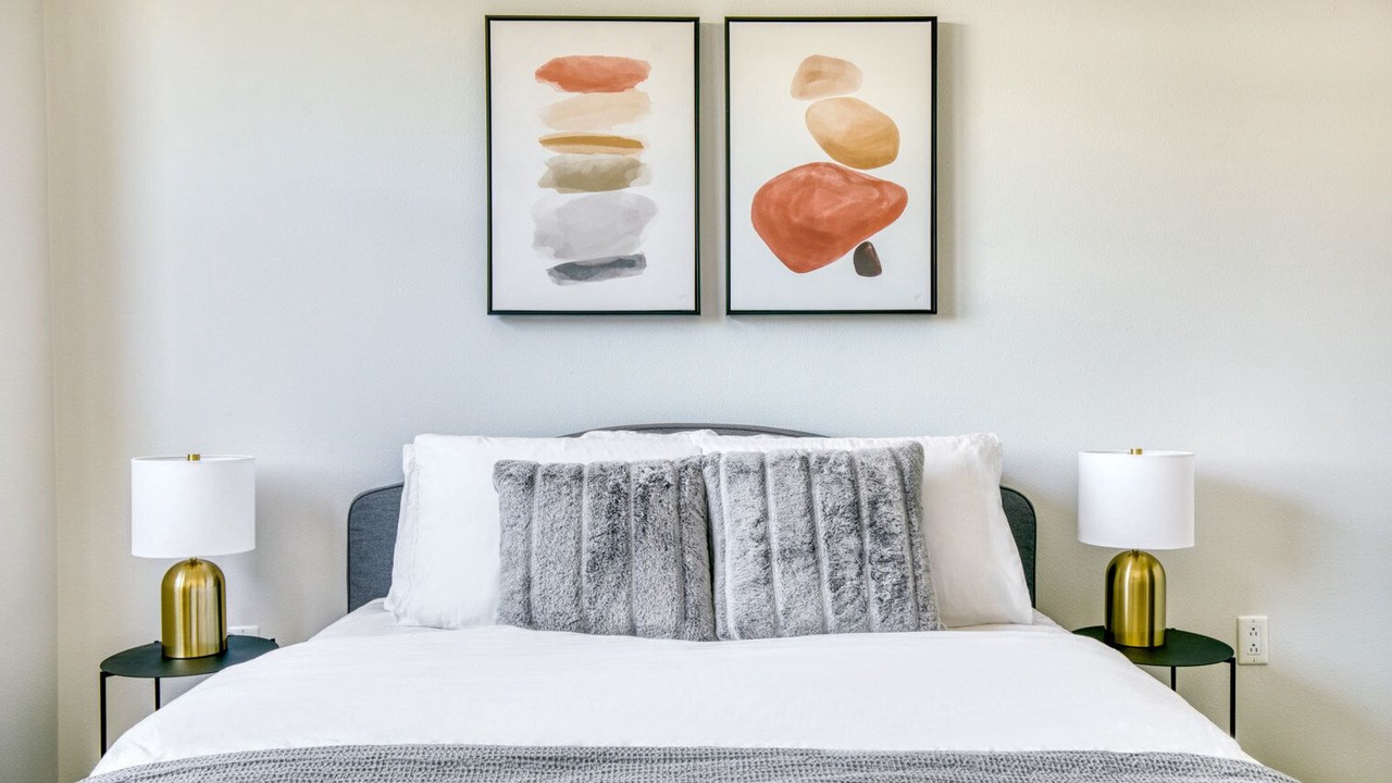 Photo of Bedroom in NoHo Arts District