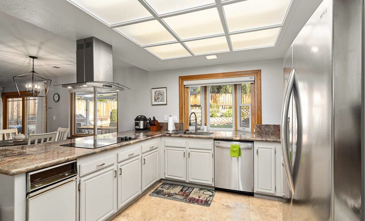 Photo of Kitchen in Noble