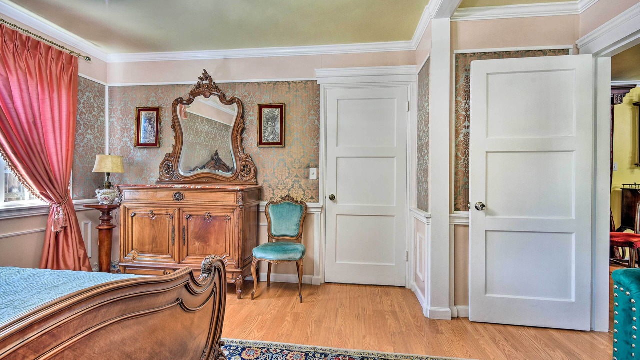 Photo of Bedroom in North Central