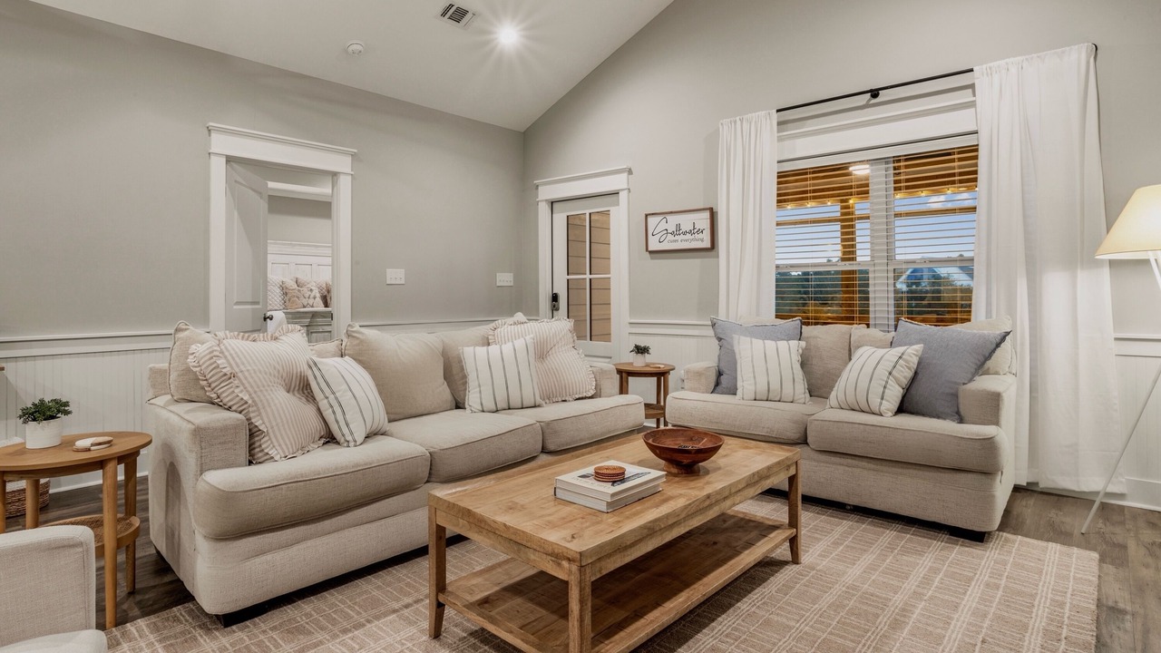 Photo of Livingroom in Shoreline Park