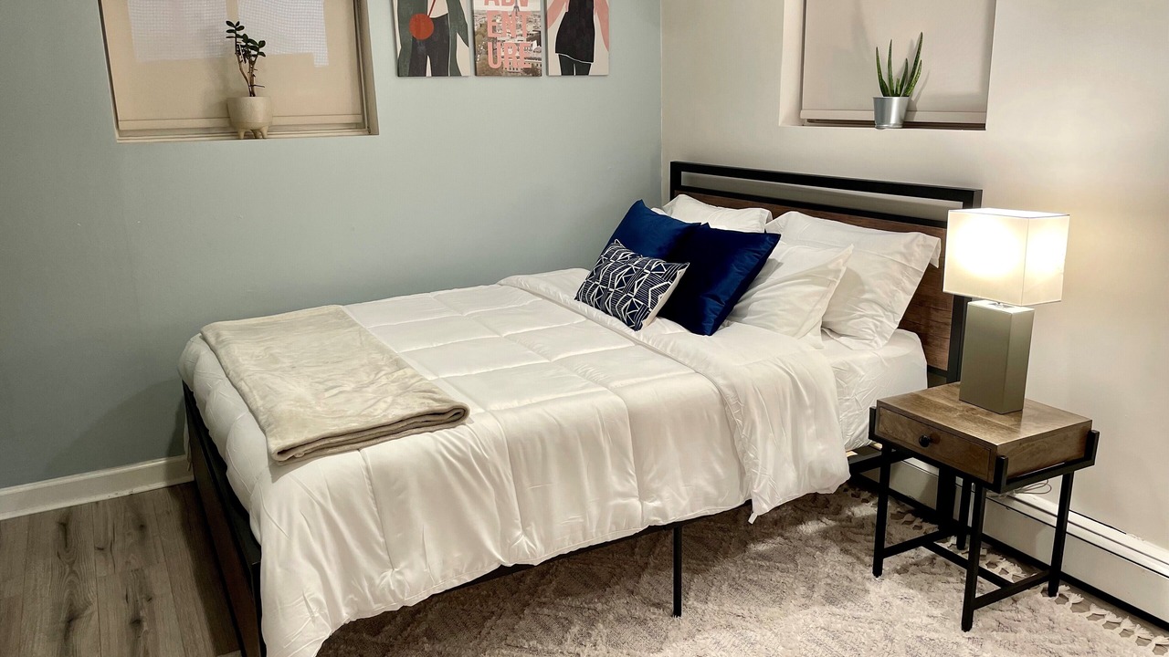 Photo of Bedroom in Bergenfield