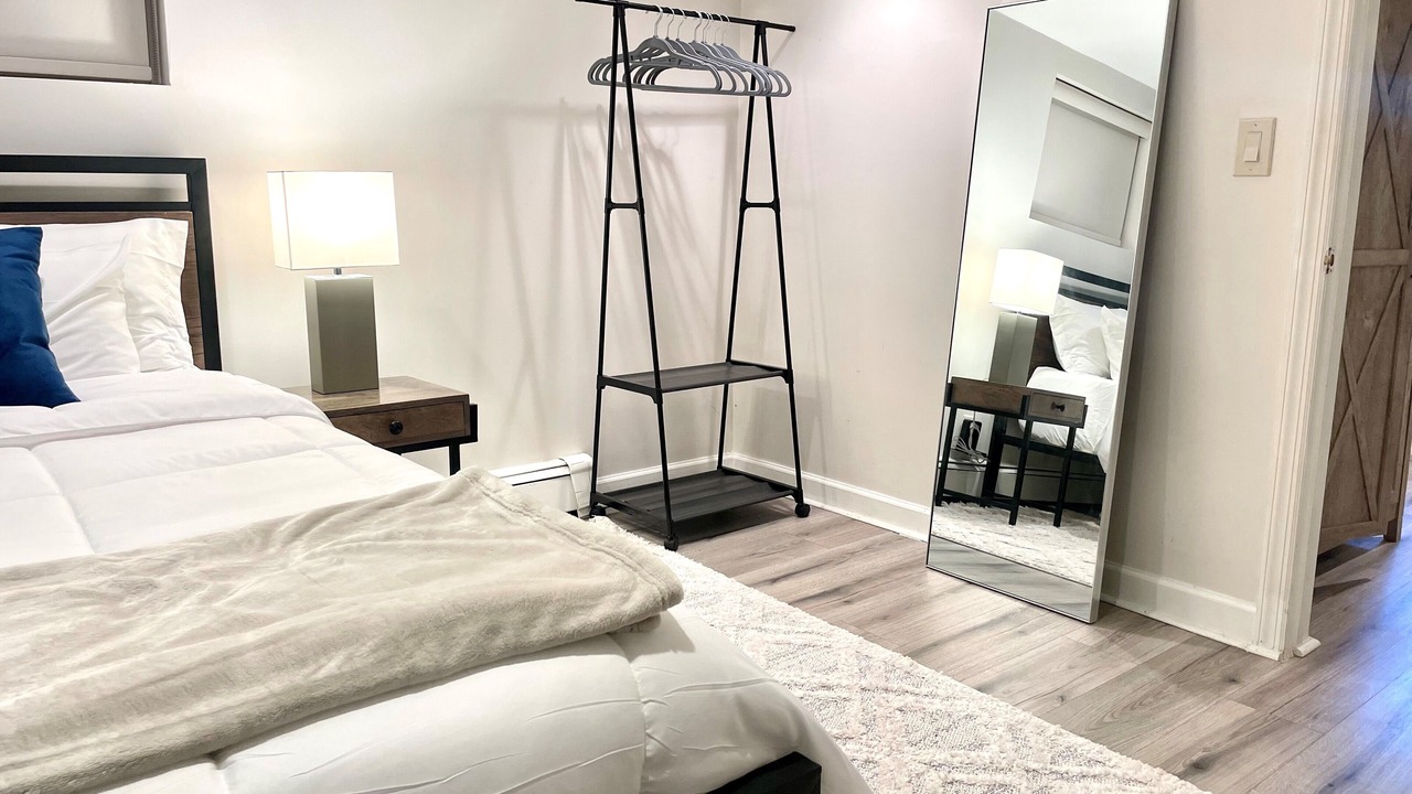 Photo of Bedroom in Bergenfield