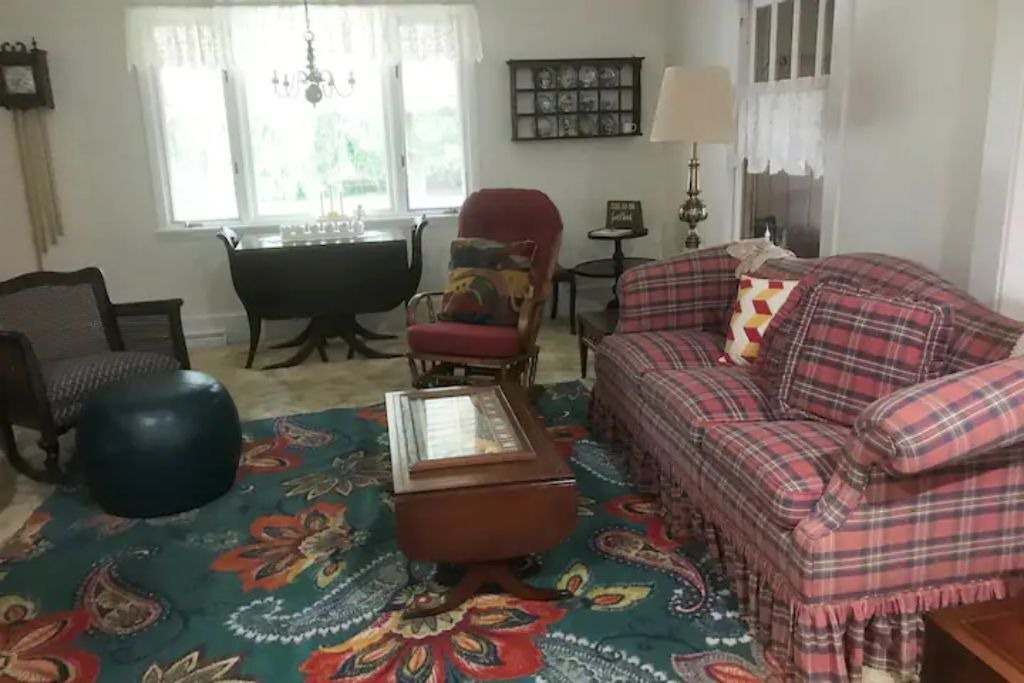 Photo of Livingroom in Erie