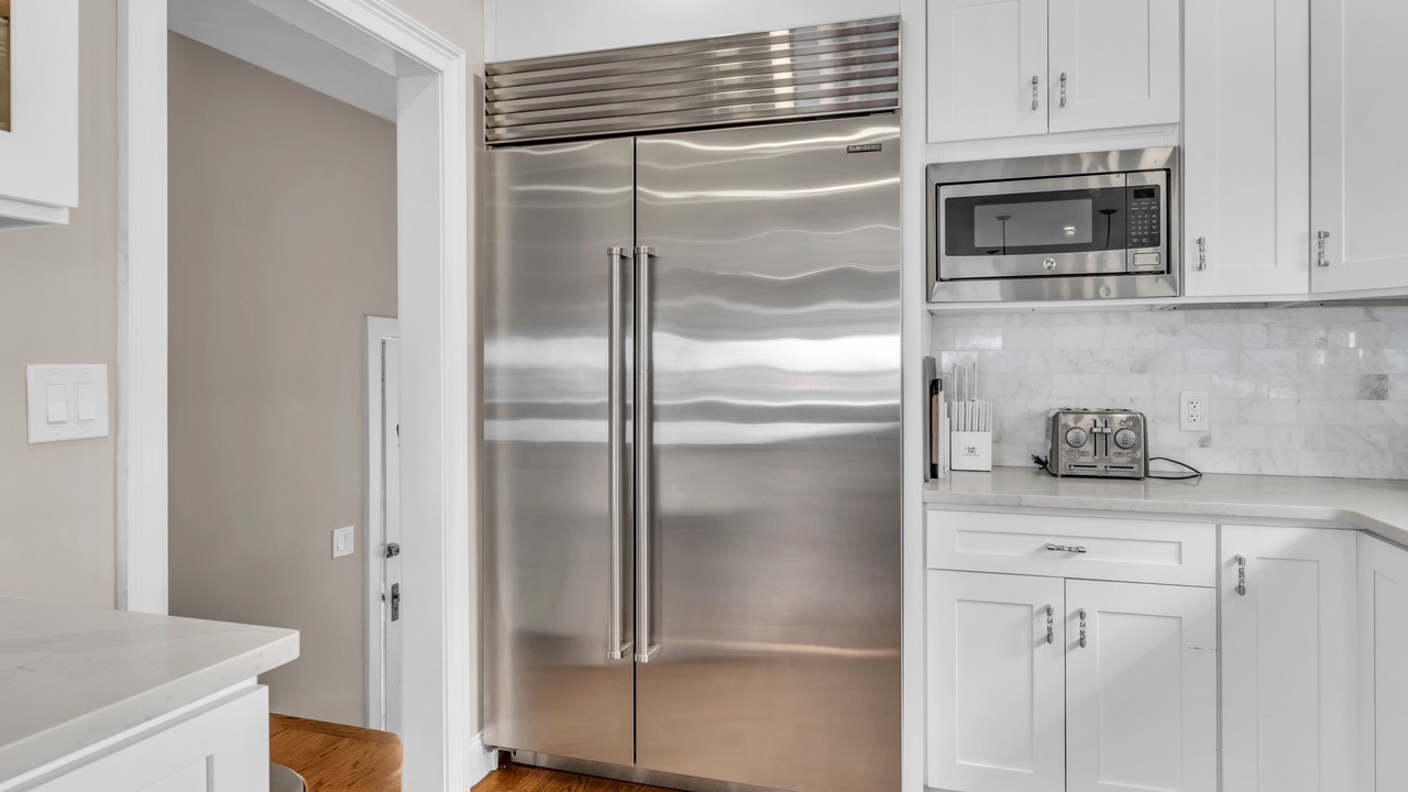 Photo of Kitchen in Cove - East Side - Shippan