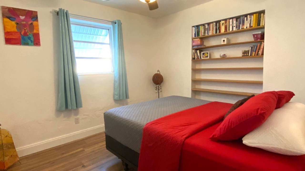 Photo of Bedroom in North Central Hollywood