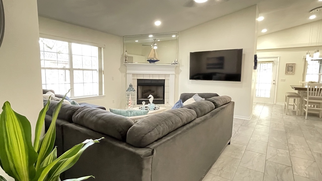 Photo of Livingroom in West Pensacola