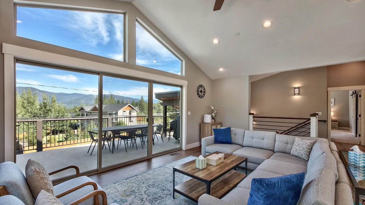 Photo of Livingroom in Mountain View Estates