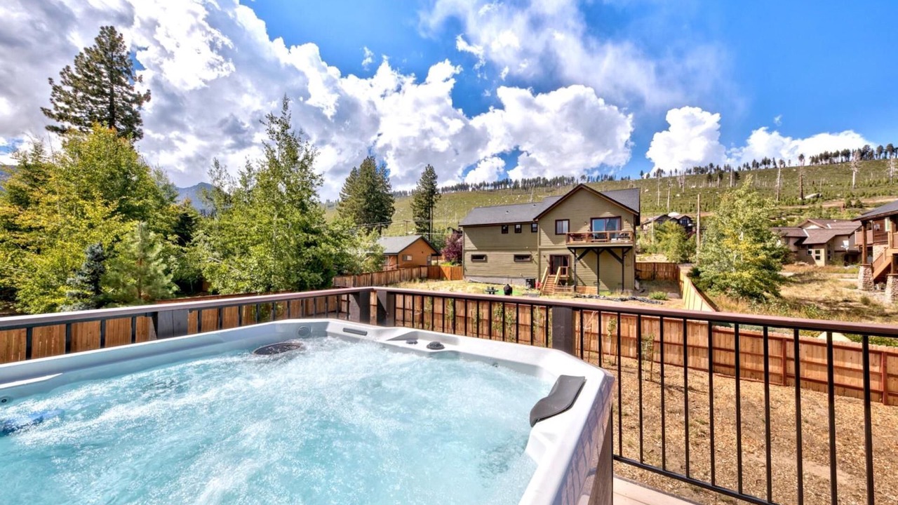 Photo of Outdoor in Mountain View Estates