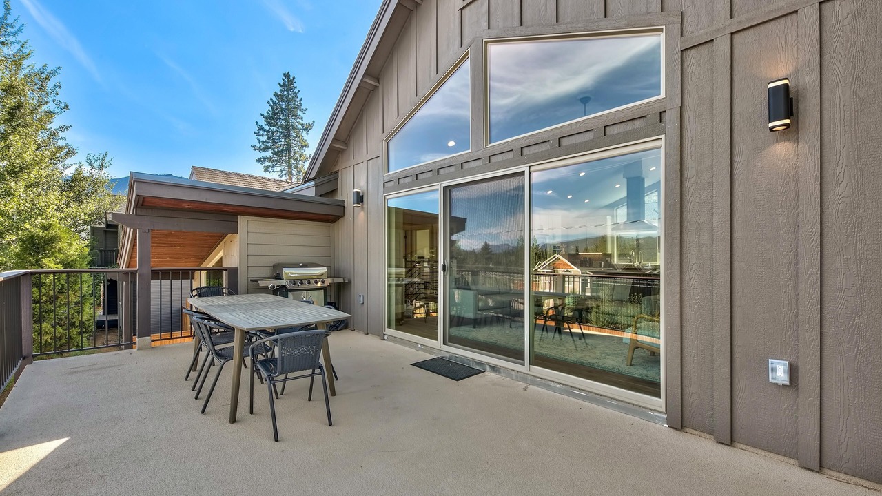 Photo of Outdoor in Mountain View Estates