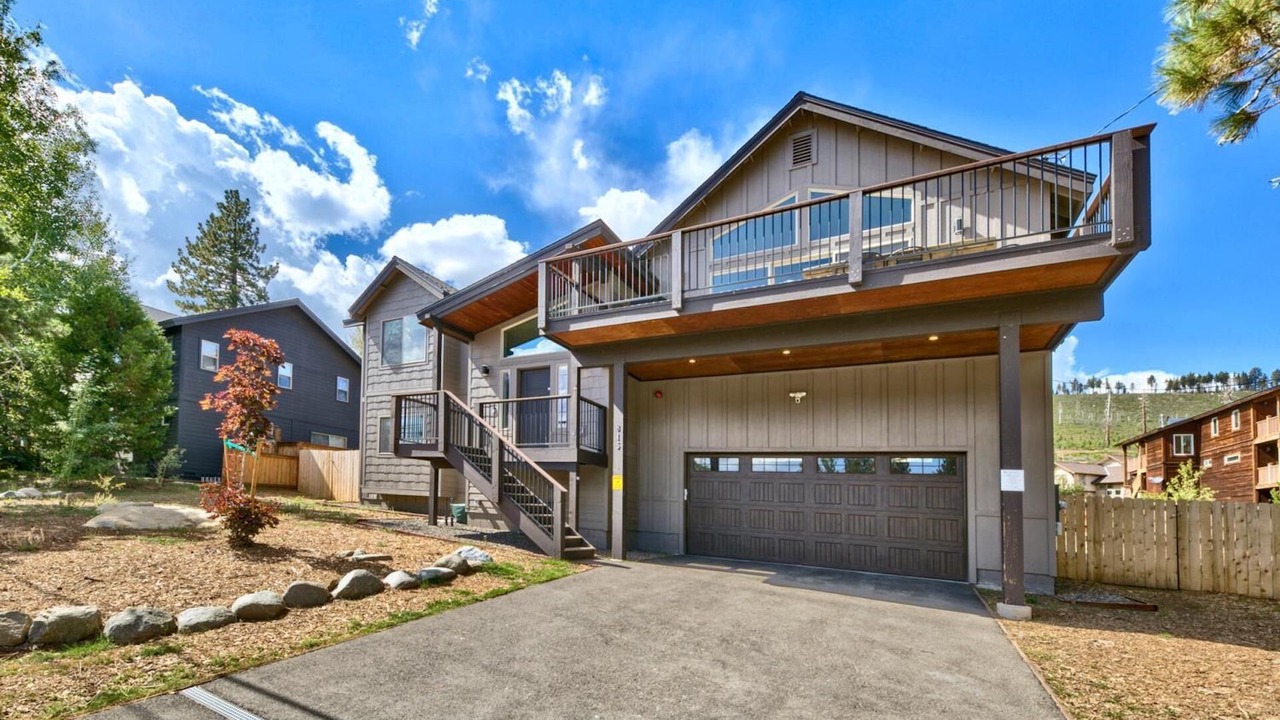Photo of Outdoor in Mountain View Estates